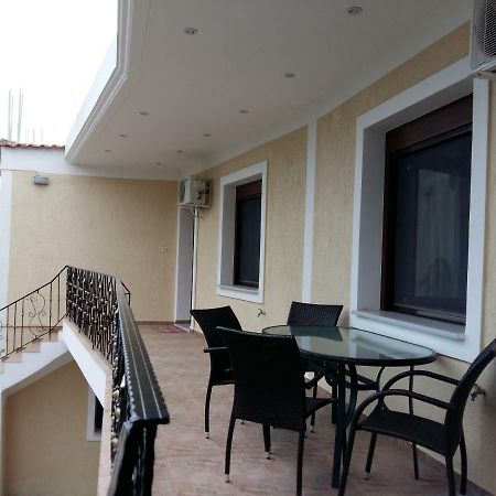 Gougousis Apartments Kaloyiros Luaran gambar